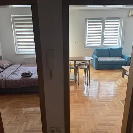 Bulevar 77 Διαμέρισμα